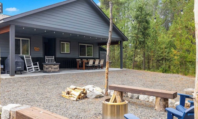 Donnelly Cabina | Fire & Fun Cabin with firepit