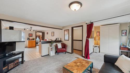 Lake City Apartamento | Fire Lily Apartment - 3 Blocks from Lake Pepin