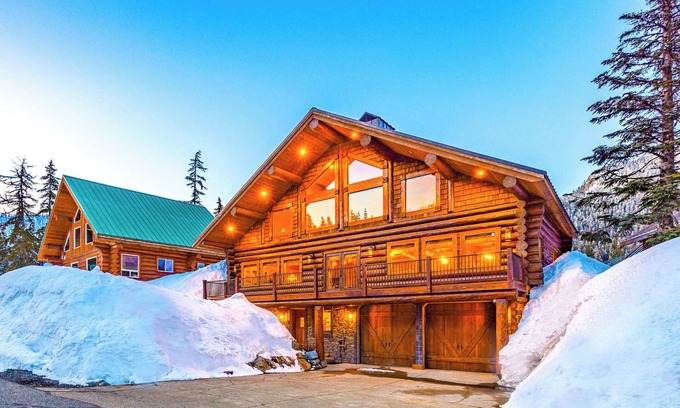 Snoqualmie Pass Casa | Fire Lodge Premier Family Cabin at Snoqualmie Pass