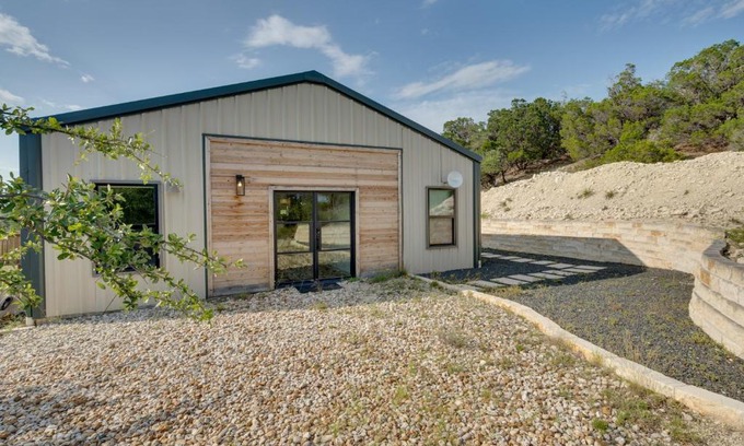 Dripping Springs Casa | Fire Pit and Deck Secluded Dripping Springs Retreat