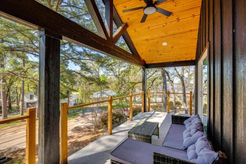 Gun Barrel City Casa | Fire Pit and Grill Lakeside Gun Barrel City Home!