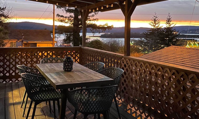 North Bend Casa | Fire Pit & Bay Views: North Bend Home!