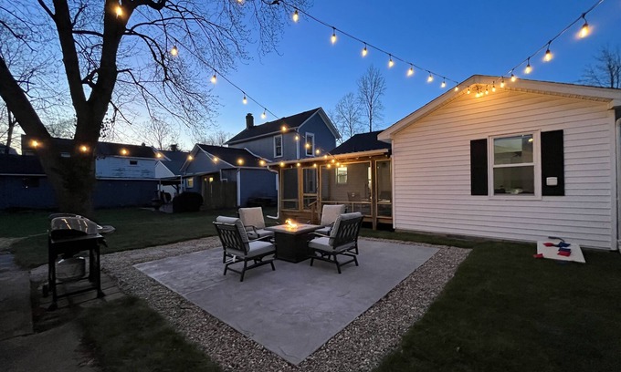 Loveland Casa | Fire Pit, Bike Trail, Restaurants, Kings Island, Work Desk, 3+ Night Discount