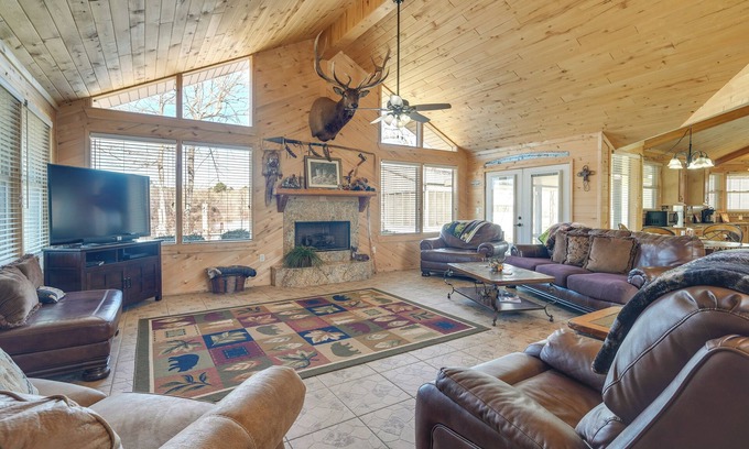 Negreet Casa | Fire Pit, Views: Lakefront Toledo Bend Retreat!