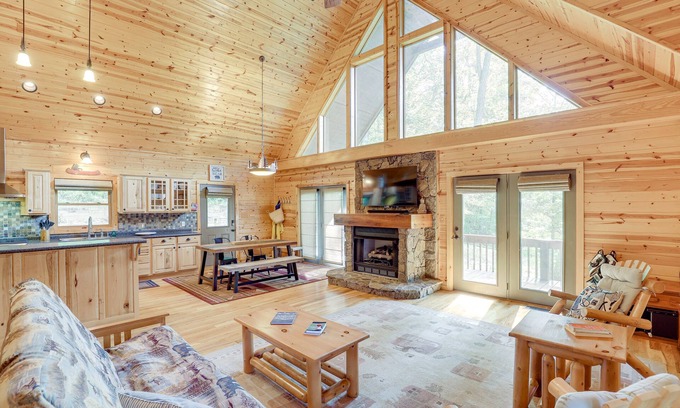 Burnsville Cabina | Fire Pit & Views: Picturesque Cabin in Burnsville!