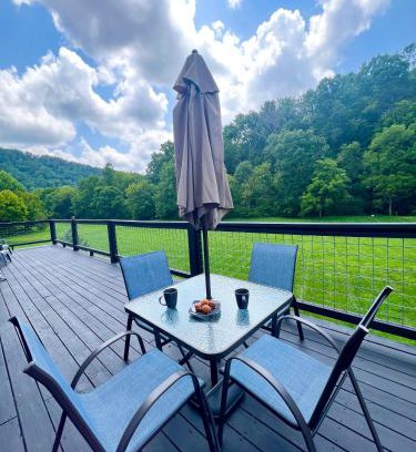 Sevierville Casa | Firefly Fields 2-Acres With Guest House, Game Room, Mountain & River Views
