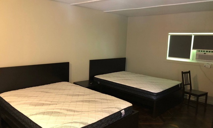 Dorset Apartamento | Firehouse lodge Walk out Deck unit 1 On 8 Acres, 10 min Walk To The Lake