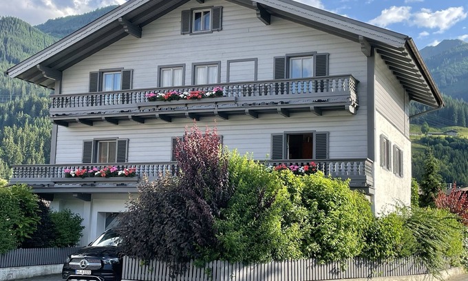 Niedernsill Apartamento | Fireplace apartment "Landhaus Zell am See" in Niedernsill. Pet friendly!