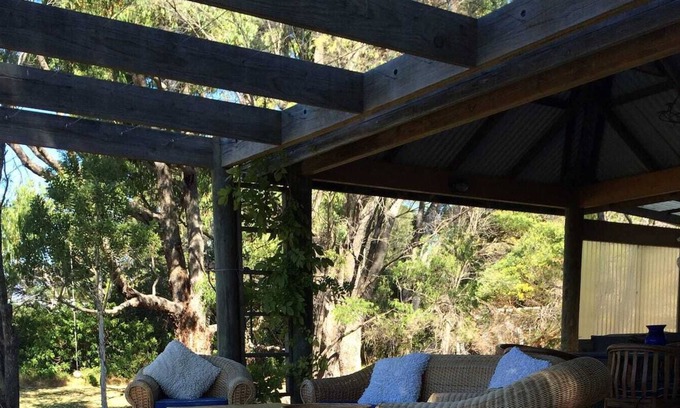 Quindalup Cabaña | Fireside romance + waterside location