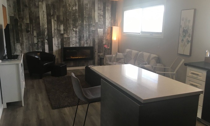 Saskatoon Casa | First floor 2 bedroom executive suite by marketmall mall