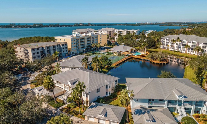 Osprey Village Condominio | First Floor Condo in Osprey Resort Style Community