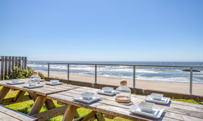 Lincoln City Hotel | First Mate and Captains Quarters on Jetty Combo