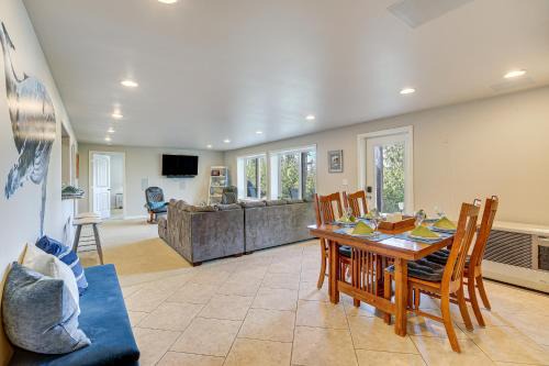 Ketchikan Apartamento | Fish and Hike Apartment with Pool Table in Ketchikan!