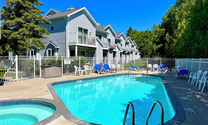 Fish Creek Condominio | Fish Creek, Door County Condo - Walk to Shopping, Dining & Peninsula State Park