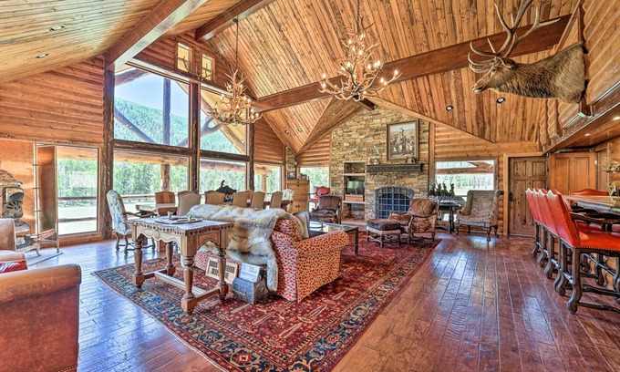 Dolores Cabina | ‘Fish Creek Ranch’ in Dolores: Hot Tub & Game Room