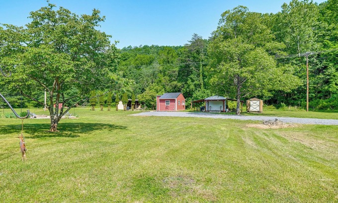 Glace Cabaña | Fish, Hike, Explore: Alleghany Cabin Hideaway
