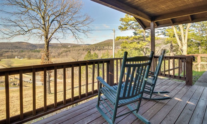 Mountain View Cabina | Fish, Hike & Unwind: Getaway in Mountain View!