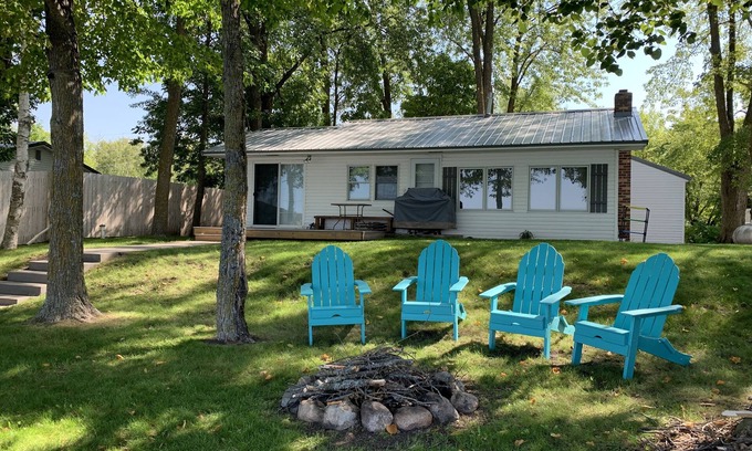 Osakis Cabina | Fish Hook Cabin-Cozy cabin on Lake Osakis with sunsets, fishing & nature abound