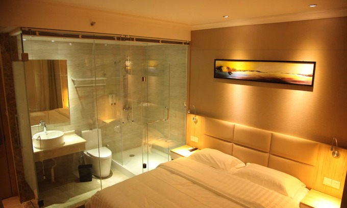 Downtown Shanghai Hotel | Fish Inn East Nanjing Road
