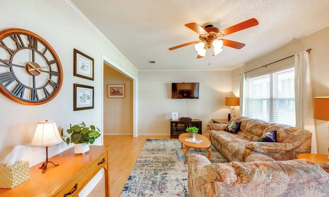 Magnolia Bluffs Casa | Fish, Relax & Repeat: Home w/ Yard in Eastpoint!