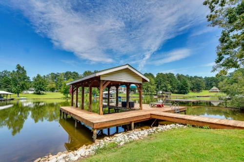 Milledgeville Casa | Fish, Swim and More Quiet Retreat on Lake Sinclair!