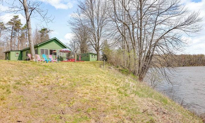 Evart Cabina | Fish, Tube & Unwind: Muskegon River Family Retreat