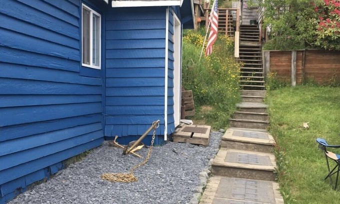 Kodiak Casa | Fisherman's Cove Downtown Harbor Home