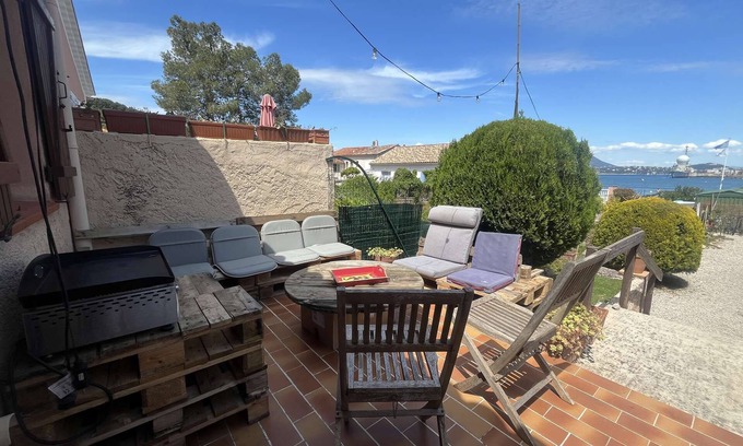 Saint-Mandrier-sur-Mer Casa | Fisherman's house, Saint-Mandrier-sur-Mer, air conditioning, sea view