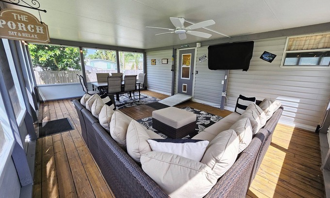 Taylor Creek Casa | FISHERMAN'S HIDEAWAY! Waterfront home on canal in Okeechobee!