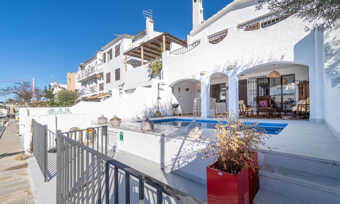 Empuriabrava Chalet De Esquí | Casa de pescador con 3 habitaciones, piscina y amarre