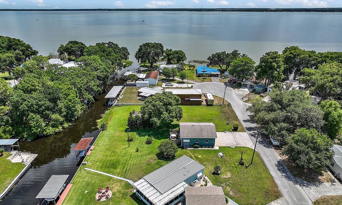 Plymouth Casa | Fisherman's paradise on Lake Eustis in Leesburg, FL