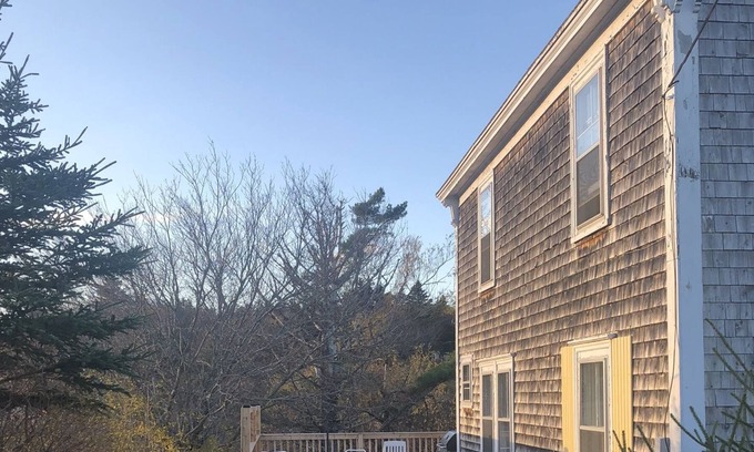 West Dublin Casa | Fisherman’s Cottage facing open Ocean. Sat -Sat. Weekly rentals preferred. Max 5