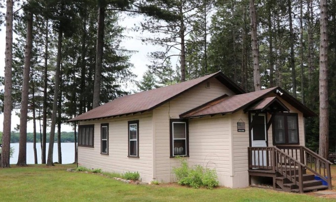 Arbor Vitae Cabaña | Fishermens' Cottage located on Big Arbor Vitae Lake