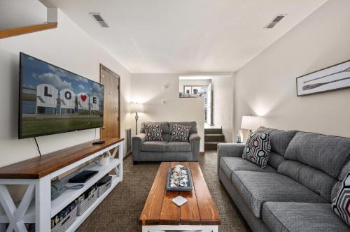 Deep Hole Casa | Fishhook Hideaway