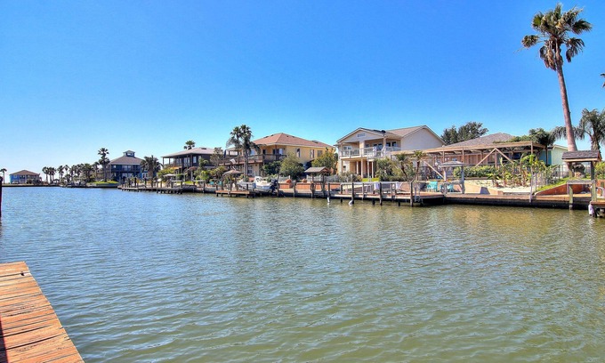 Rockport Casa | Fishin And Jamin 227rp 5 Bedroom Home by RedAwning