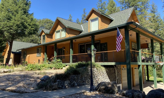 Junction City Casa | Fishing and Family Friendly Mountain Retreat