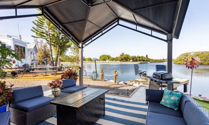Southside Rural Community Casa | Fishing, Dolphin & Manatee Watching - Unveiling Nature's Hidden Gem