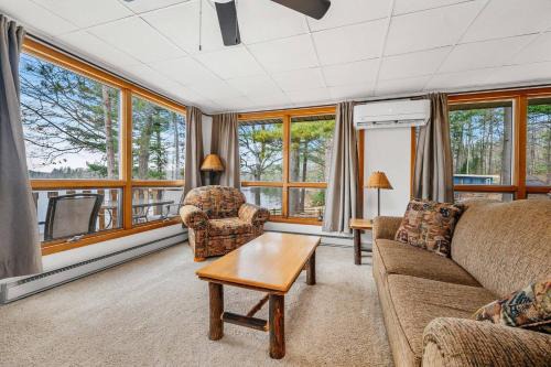 Mayfield Casa | Fishing-Spider Lake-Pontoon Rental-Family Friendly