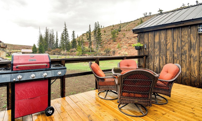 Dubois Cabina | Fishing & Views: 'River Paradise' in Dubois!