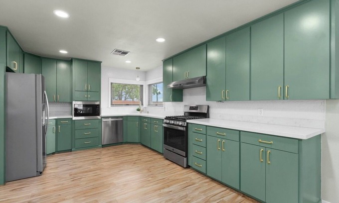 Brenham Casa | Fit for a Queen