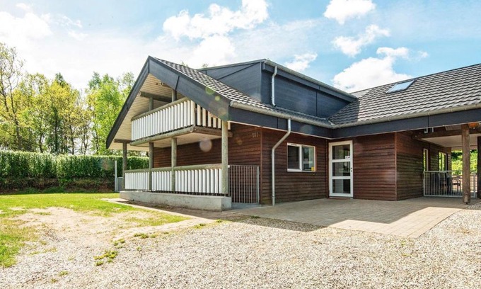 Farvang Casa | Five-Bedroom Holiday home in Fårvang 1