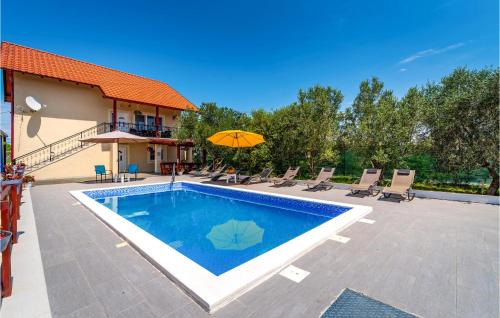 Suhovare Casa | Five-Bedroom Holiday Home In Suhovare