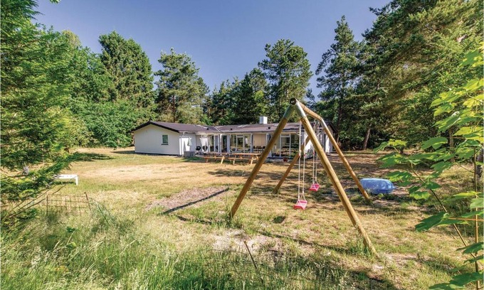 Hoensinge Casa | Five-Bedroom Holiday Home In Hojby
