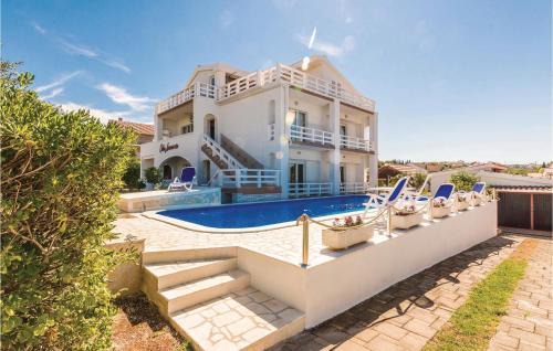 Crno Casa | Five-Bedroom Holiday Home In Zadar