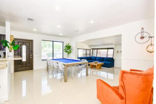 Highland Lakes Villa | Five Bedroom Villa With POOL In Highland Lakes Near Aventura Mall