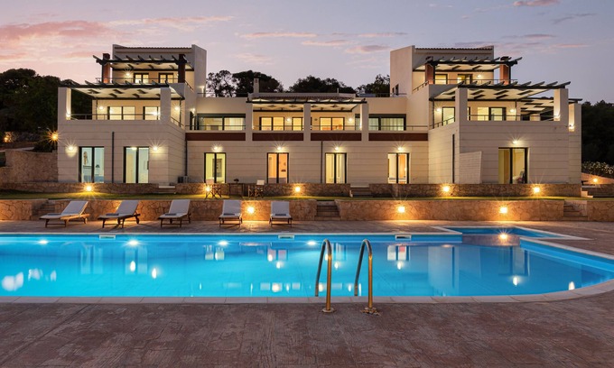 Kontos Casa | Five Bedrooms, 6 Bathrooms House with Communal Pool