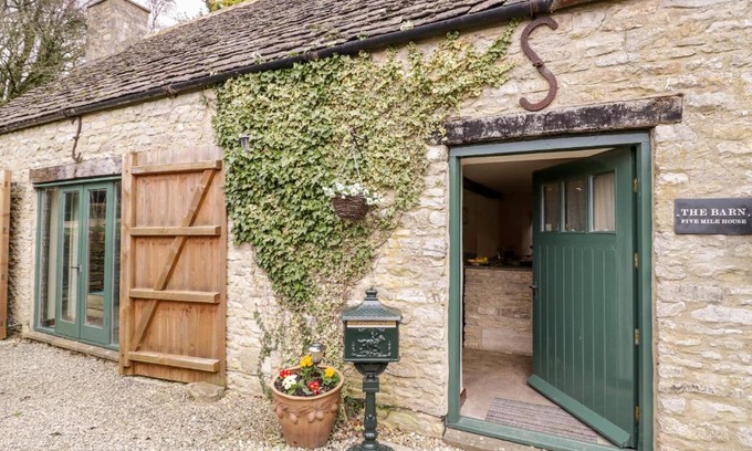 Elkstone Casa | Five Mile House Barn
