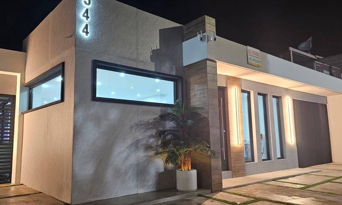 Sabana Abajo Casa | Five-Minute Elegance 2.0 Pool & Quick Strip Access