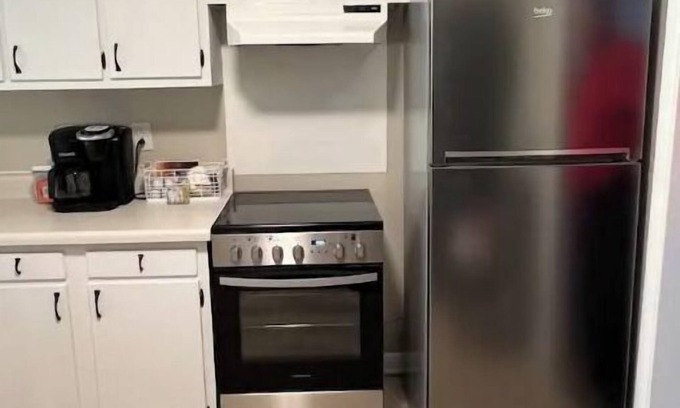 Athens Condominio | Five Points neighbor. Located 1.4 from UGA stadium.