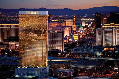 Las Vegas Casa | Five Star Trump Hotel No Resort And Cleaning Fees